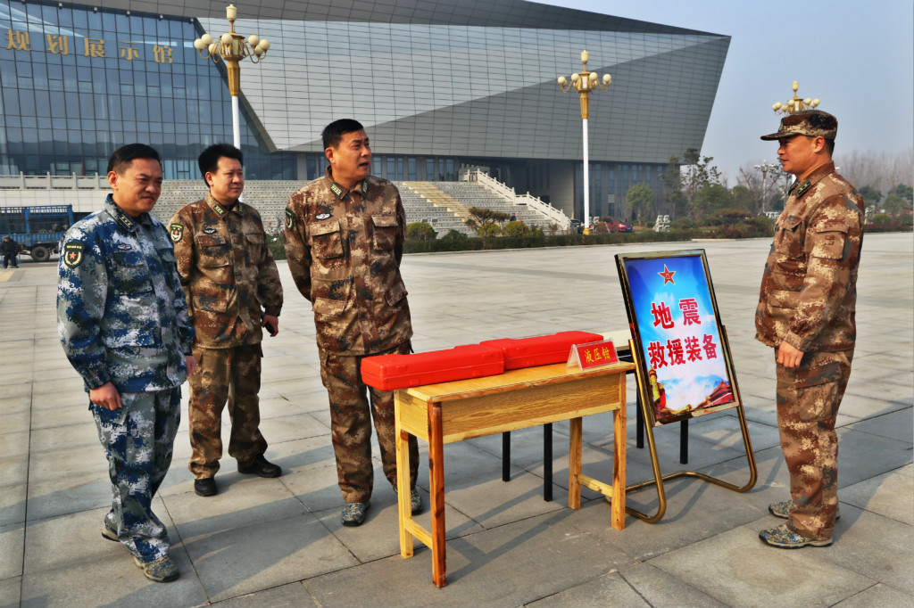 河南省南阳军分区司令员季陵来方城检查指导武装工作